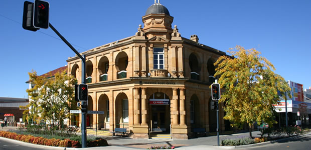 Post Office Warwick